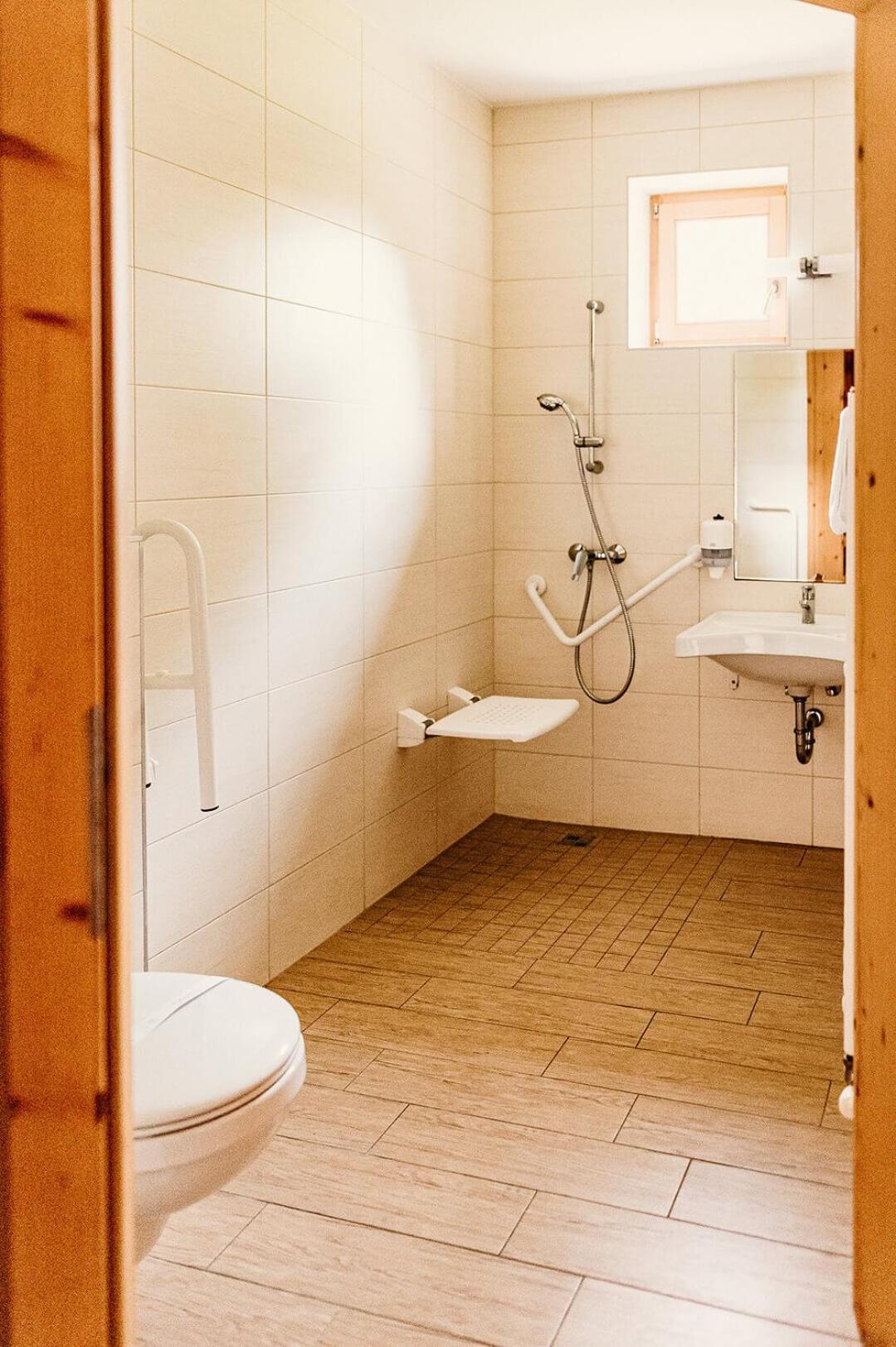 Kakukk Vendéglő Panzió Bánd Exterior foto