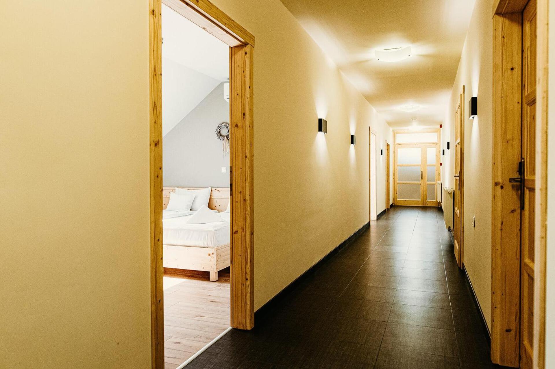 Kakukk Vendéglő Panzió Bánd Exterior foto